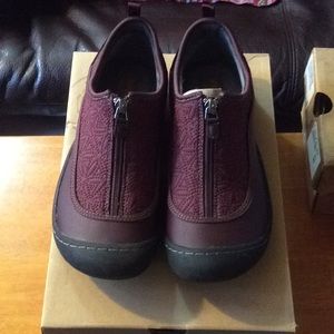 NWB JSport burgundy Malbec shoes size 8.5
